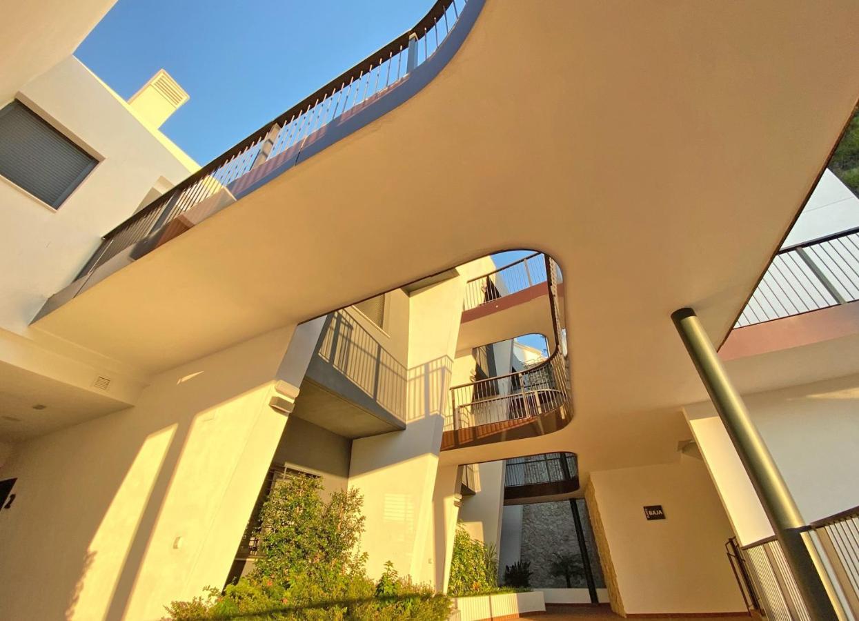 Luxury Apartment With Private Hot Tub By Poniente Beach Benidorm Dış mekan fotoğraf