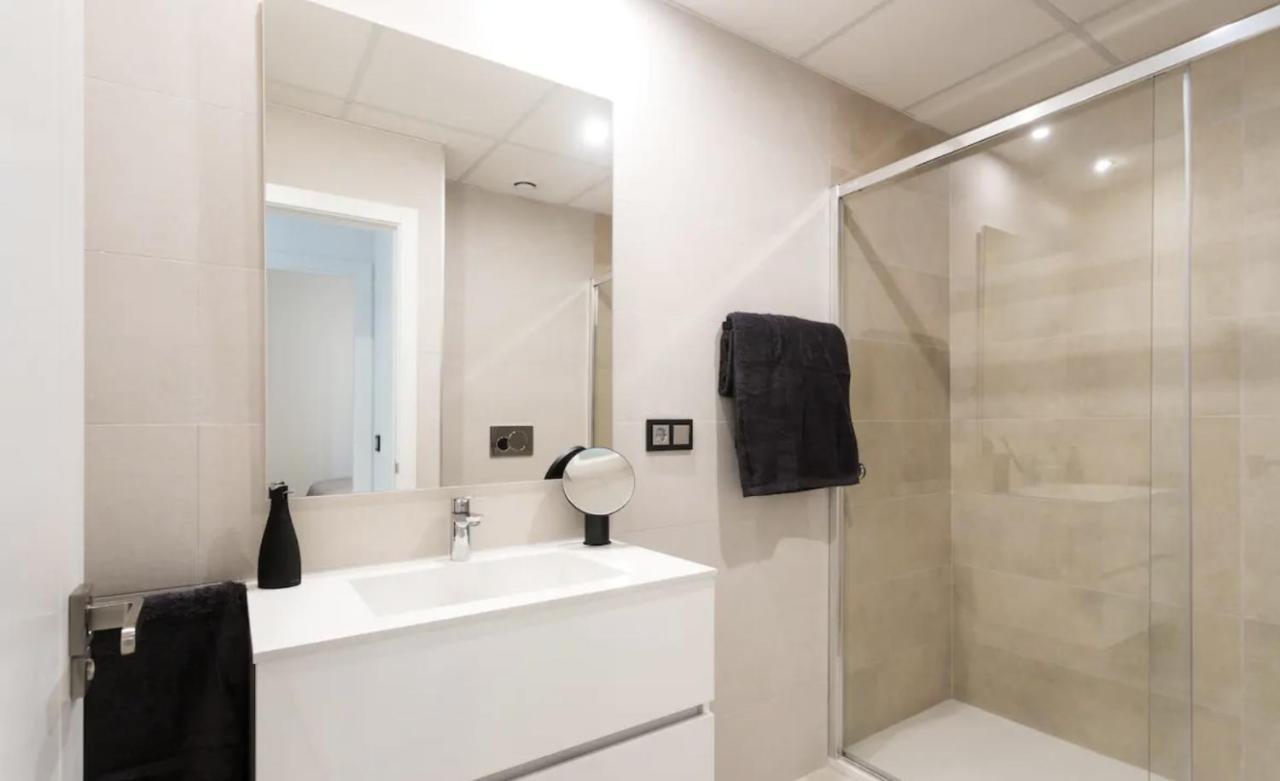 Luxury Apartment With Private Hot Tub By Poniente Beach Benidorm Dış mekan fotoğraf